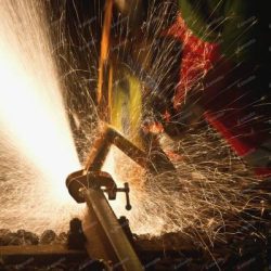 RobertKohlhuber_workercuttingmetal_014